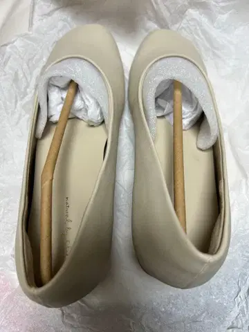 베이지 플랫슈즈