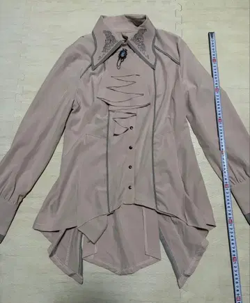 ozz on japan 자보 타이 부착 블라우스 베이지