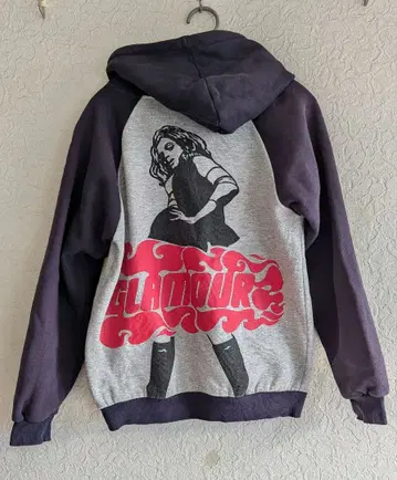 그래픽 프린트 후드티 그레이 x 네이비