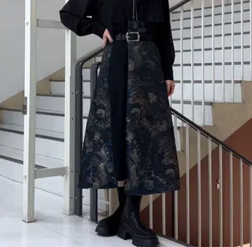 HARE 라메 아트 자카드 절개 스커트 블루