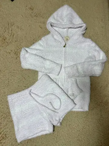 젤라또피케 플리스 후드 부착 룸웨어 상하의 세트