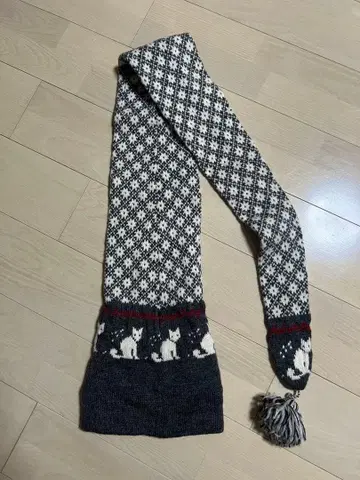 에스토니아 탈린 모자 머플러 고양이 패턴 눈꽃 디자인