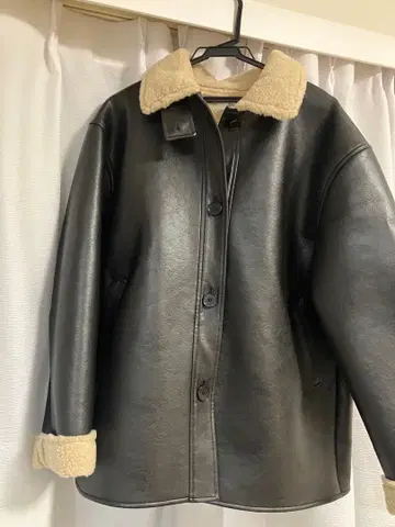 블랙 레더 자켓 보아 옷깃