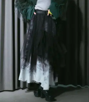 HARE 튤 레이어 유리 스커트 화이트 블랙