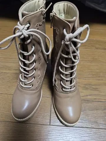 엑시즈팜 레이스업 숏부츠