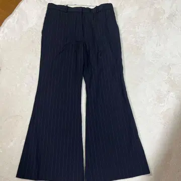 cos 네이비 스트라이프 플레어 팬츠