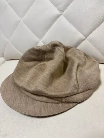 헬렌 카민스키 헌팅 캡 베이지