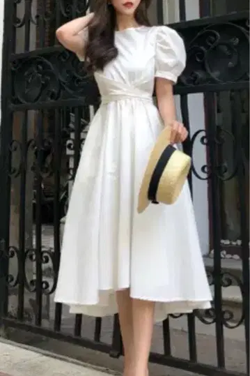 [새상품급] 퍼프 슬리브 플레어 원피스 화이트