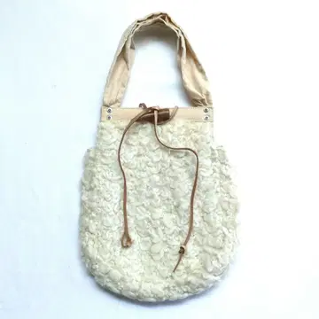 주네비에브 JENEVIEVE 울 핸드백 미사용 새상품