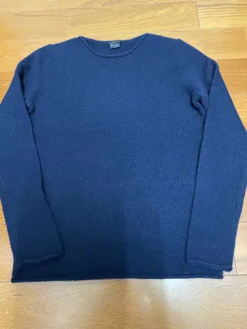 네이비 긴팔 니트 스웨터