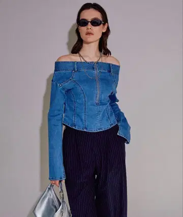 [ MAISON SPECIAL ] 오프숄더 스트레치 데님 상의