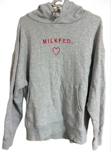 MILKFED. 그레이 후드티 하트 자수