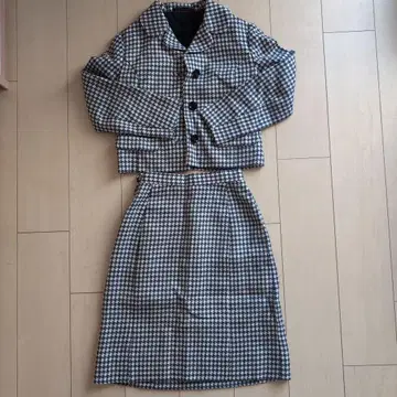 하운드투스 패턴 자켓과 스커트 셋업 (레트로)