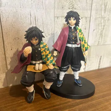 토미오카 기유 피규어 2개 세트 (상자는 없습니다)
