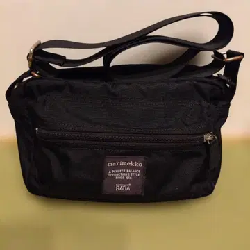 marimekko 블랙 숄더백