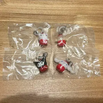 산리오 캐릭터즈 딸기 메지루시 액세서리 4개 세트