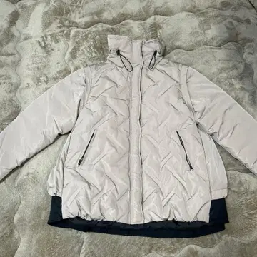 얇은 베이지 다운 자켓