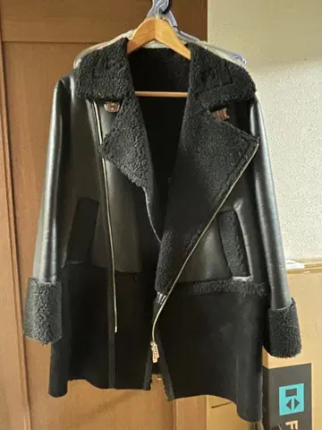 UN3D. 블랙 가죽 자켓