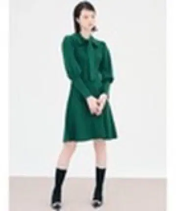 LILY BROWN 백리본 A라인 니트 원피스 그린