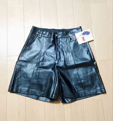 키스 온 더 그린 블랙 합성 피혁 숏팬츠 M 새상품