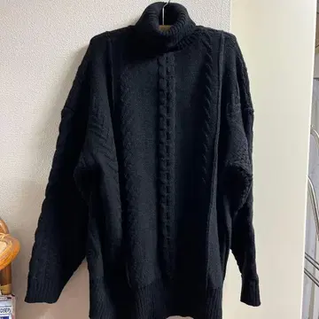 오버 사이즈 터틀넥 니트 블랙