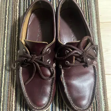 REGAL 다크 브라운 데크 신발