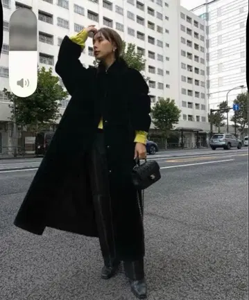 Ameri MANY WAY FAKE BOA COAT