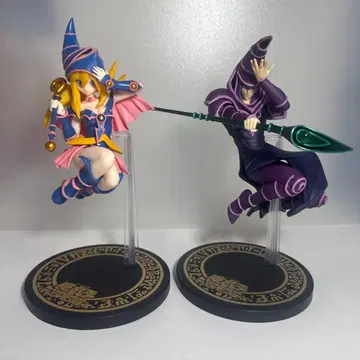 유희왕 피규어 2점