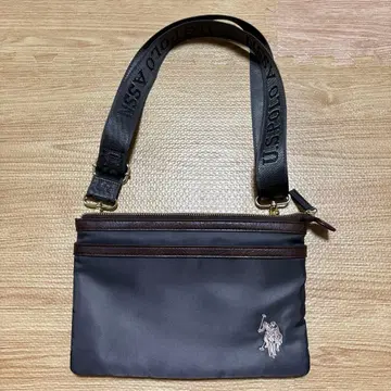 US POLO ASSN. 다크 그레이 숄더백