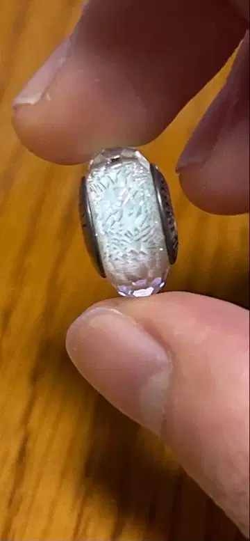 화이트 비즈 참 판도라 유리