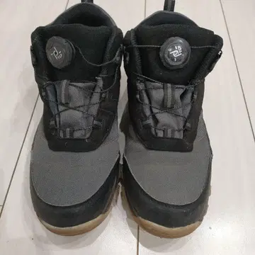 물에 강한 등산화 보아 시스템 부착