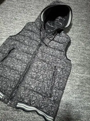 AZUL 다운 베스트 M