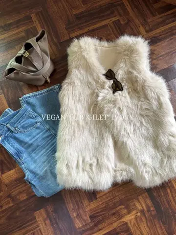 [ 미사용 새상품 ] VEGAN FUR GILET IVORY