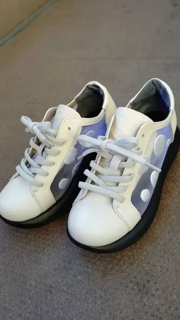 센소유니코*지우 스니커즈