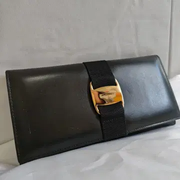 페라가모 장지갑 블랙 로고 덮개 플랩