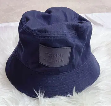 한 번 착용! 타미힐피거 버킷햇