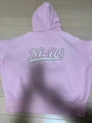 NiziU 핑크 풀 집업 후드티
