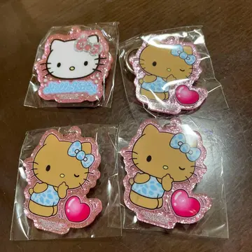 키티 아크릴 키링 가챠가챠