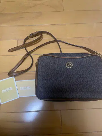 MICHAEL KORS 브라운 숄더백