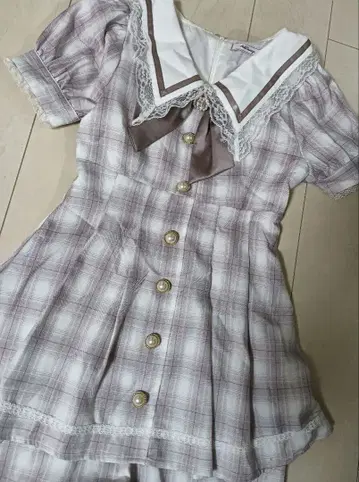 새상품급 앙크루즈 체크 세일러 카라 미니 원피스