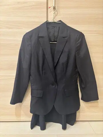 THE SUITS COMPANY 미사용 네이비 스커트 수트 상하의 세트