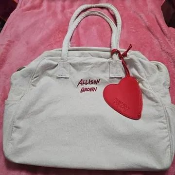 ALLISON BROWN 토트백 아이보리 하트참 포함