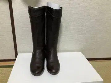 VITA NOVA 다크 브라운 가죽 롱 부츠 로우힐