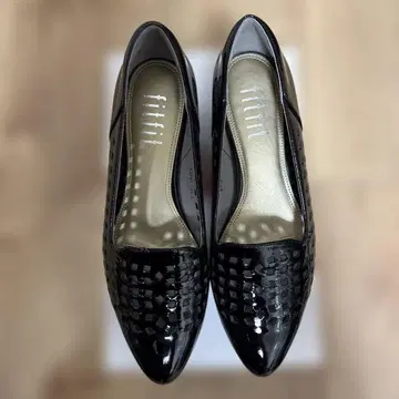 fit fit 광택 있는 블랙 펌프스