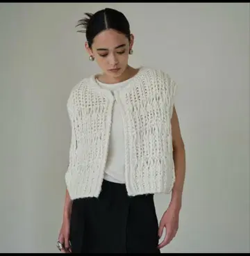 AIC. 핸드 니트 로우 게이지 베스트