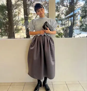 미사용 새상품 Rosy Monster 다크 그레이 플레어 스커트