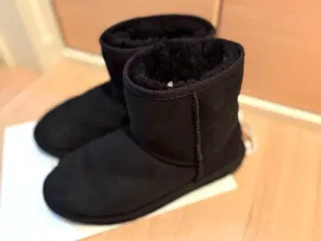 EMU Australia 블랙 어그 부츠