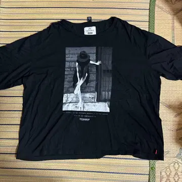 카타히라 리나 VIRGO 블랙 셔츠