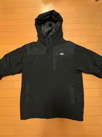 MARVEL 블랙 다운 자켓 후드티