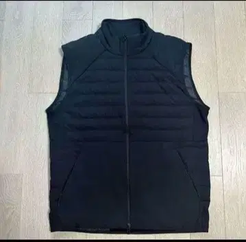 Lululemon 블랙 다운 베스트